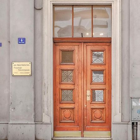 Mihaela Apartment - Charme Near The Station Trieste Exterior foto