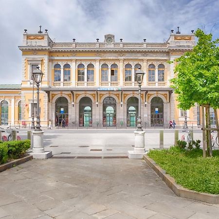 Mihaela Apartment - Charme Near The Station Trieste Exterior foto