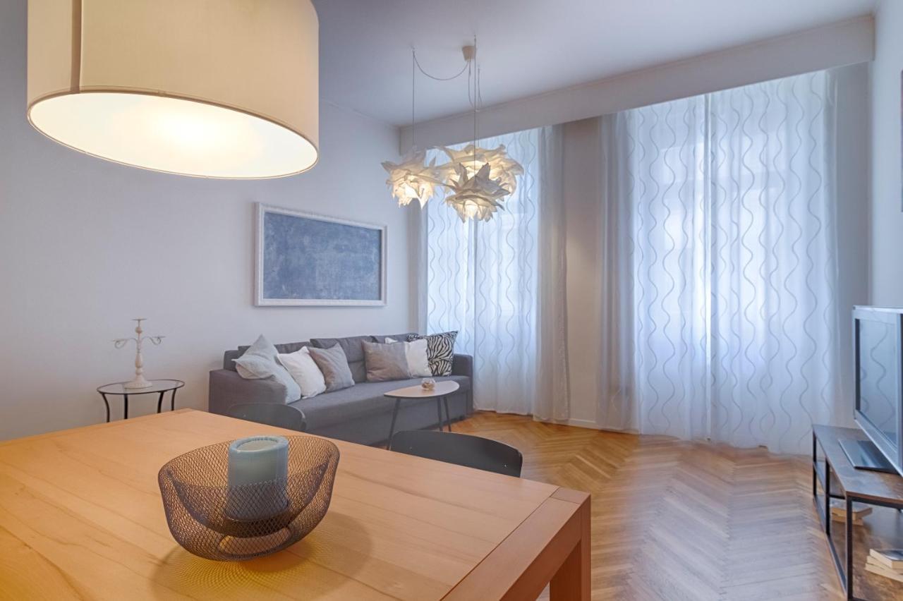 Mihaela Apartment - Charme Near The Station Trieste Exterior foto