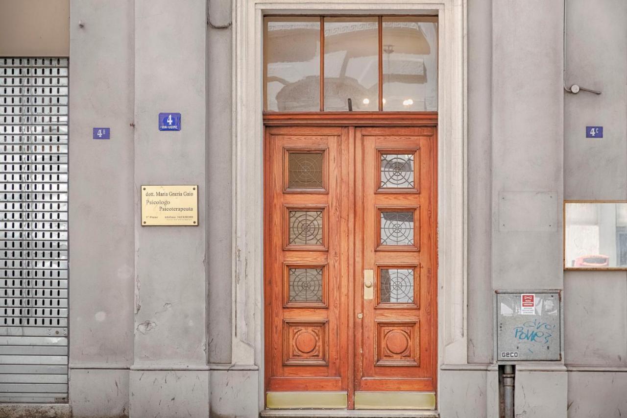 Mihaela Apartment - Charme Near The Station Trieste Exterior foto