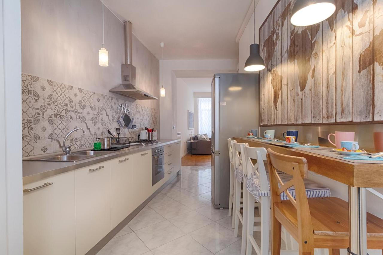Mihaela Apartment - Charme Near The Station Trieste Exterior foto